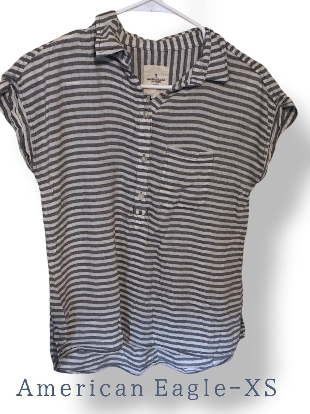 🌼American Eagle Striped Button Front Top - blue & White